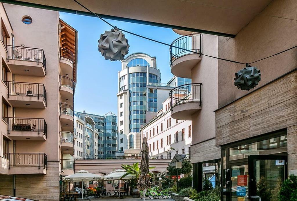 Gozsdu Court Boedapest Buitenkant foto